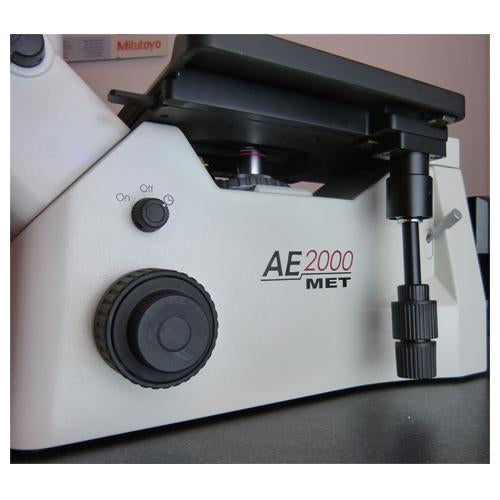 AE2000 MET Trinocular 50W Inverted Microscope stage and adjustment knobs